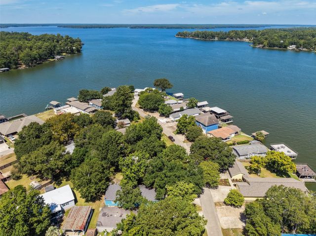 14219 Shadow Bay Drive J, Willis, TX 77318