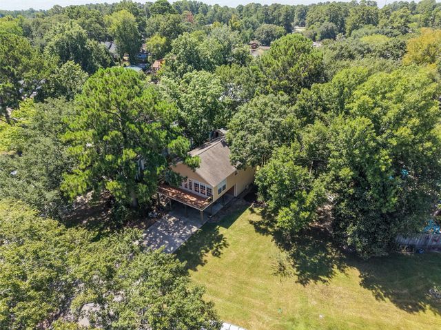 14219 Shadow Bay Drive J, Willis, TX 77318