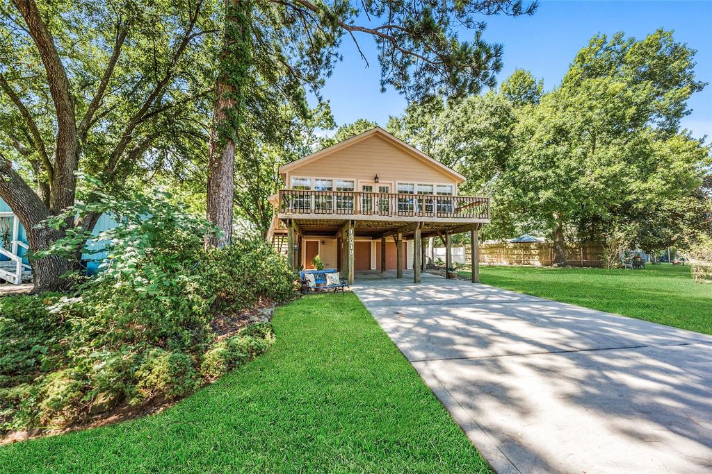 14219 Shadow Bay Drive J, Willis, TX 77318