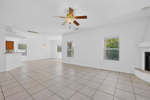 929 Loma Pinon Loop NE, Rio Rancho, NM 87144