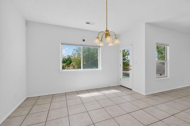 929 Loma Pinon Loop NE, Rio Rancho, NM 87144