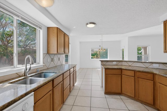 929 Loma Pinon Loop NE, Rio Rancho, NM 87144