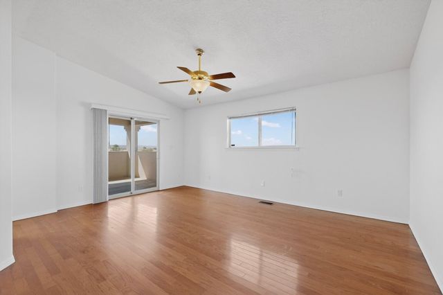 929 Loma Pinon Loop NE, Rio Rancho, NM 87144