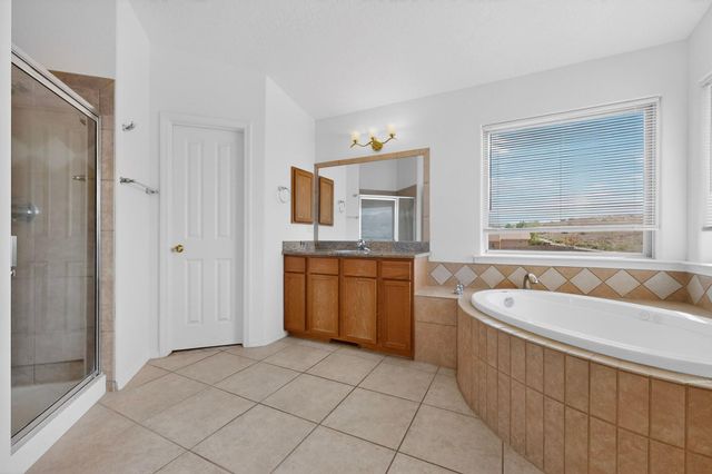 929 Loma Pinon Loop NE, Rio Rancho, NM 87144