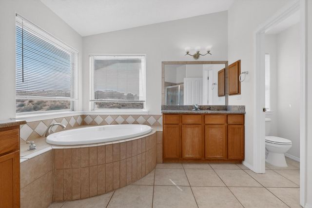 929 Loma Pinon Loop NE, Rio Rancho, NM 87144