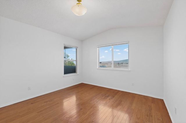 929 Loma Pinon Loop NE, Rio Rancho, NM 87144