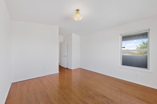 929 Loma Pinon Loop NE, Rio Rancho, NM 87144