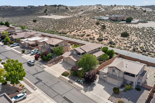 929 Loma Pinon Loop NE, Rio Rancho, NM 87144