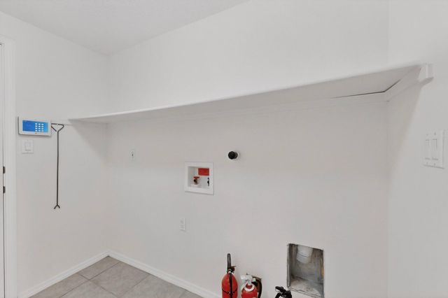 929 Loma Pinon Loop NE, Rio Rancho, NM 87144