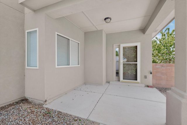929 Loma Pinon Loop NE, Rio Rancho, NM 87144