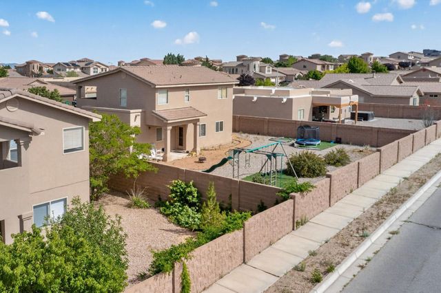 929 Loma Pinon Loop NE, Rio Rancho, NM 87144