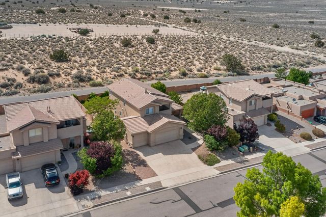 929 Loma Pinon Loop NE, Rio Rancho, NM 87144