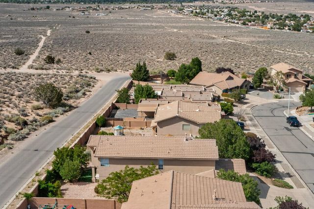 929 Loma Pinon Loop NE, Rio Rancho, NM 87144