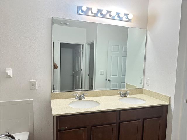 477 KESTREL DRIVE, Groveland, FL 34736