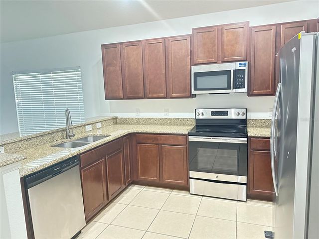 477 KESTREL DRIVE, Groveland, FL 34736