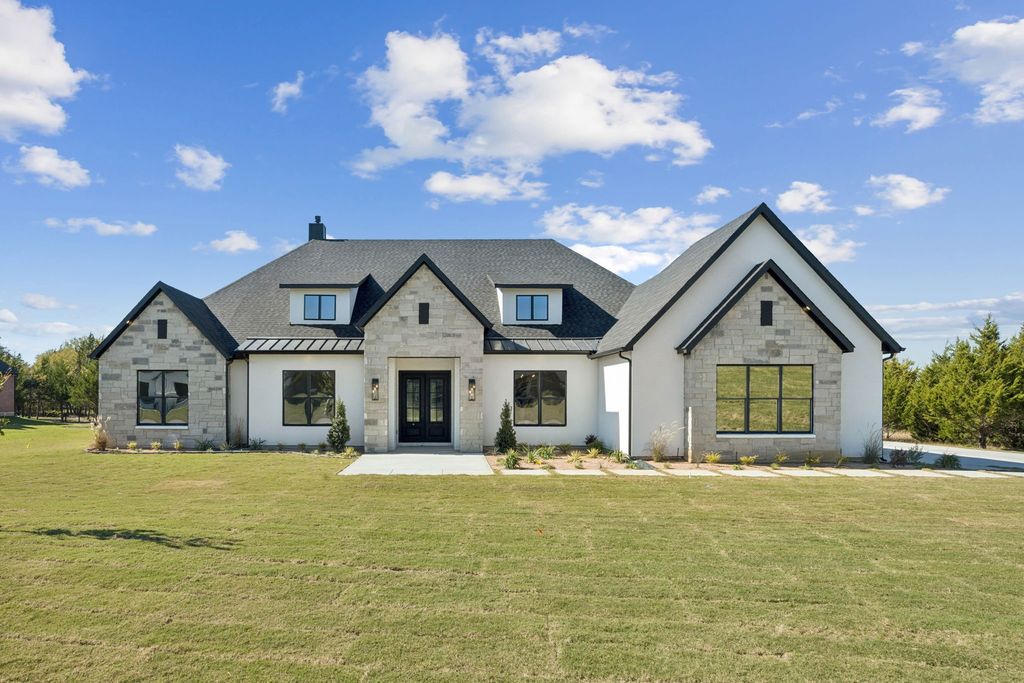 3035 Stonebriar Drive, Waxahachie, TX 75165