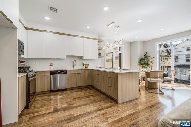 393 Myrtle Avenue, Irvington, NJ 07111