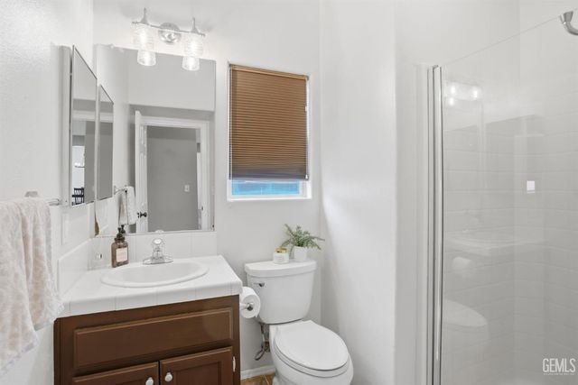 10017 Roehampton Avenue, Bakersfield, CA 93312