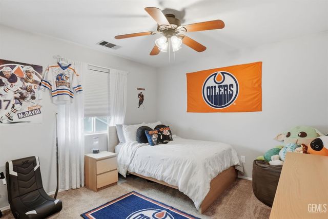 10017 Roehampton Avenue, Bakersfield, CA 93312