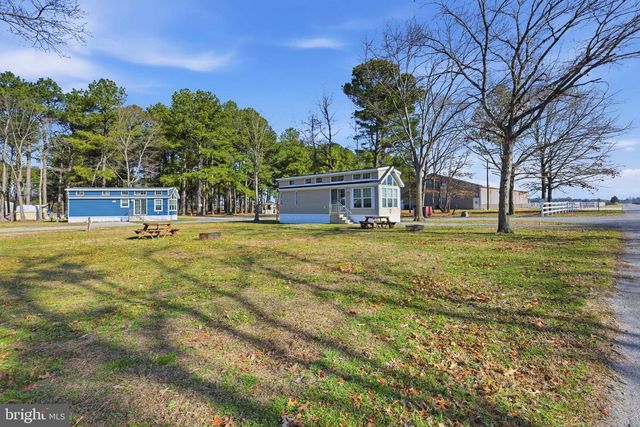 89 HUNTING QUARTER RD, Greenwood, DE 19950