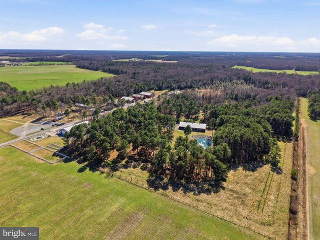 89 HUNTING QUARTER RD, Greenwood, DE 19950