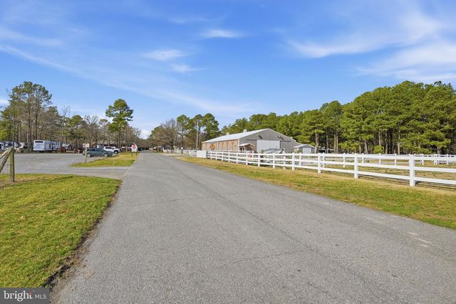 89 HUNTING QUARTER RD, Greenwood, DE 19950