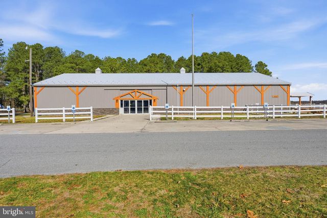 89 HUNTING QUARTER RD, Greenwood, DE 19950