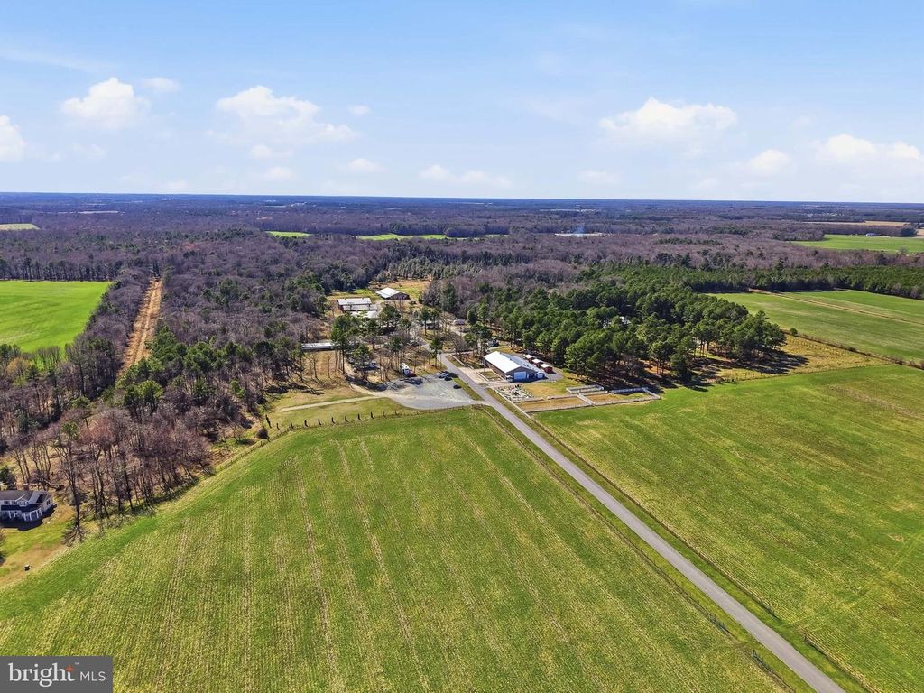 89 HUNTING QUARTER RD, Greenwood, DE 19950