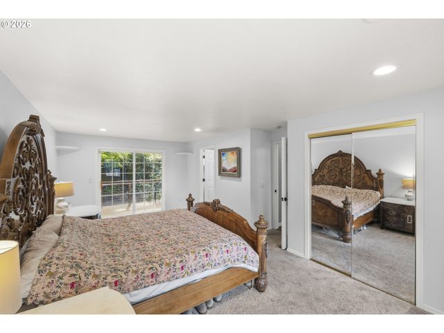 3972 CALAROGA Dr, West Linn, OR 97068