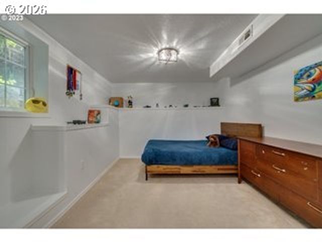 3972 CALAROGA Dr, West Linn, OR 97068