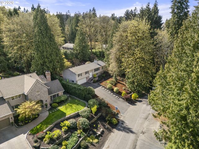 3972 CALAROGA Dr, West Linn, OR 97068