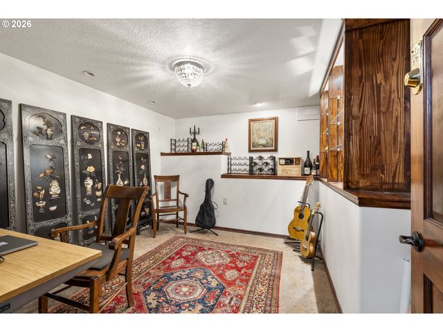 3972 CALAROGA Dr, West Linn, OR 97068