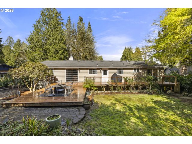 3972 CALAROGA Dr, West Linn, OR 97068
