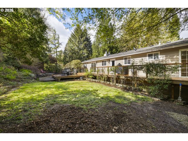 3972 CALAROGA Dr, West Linn, OR 97068
