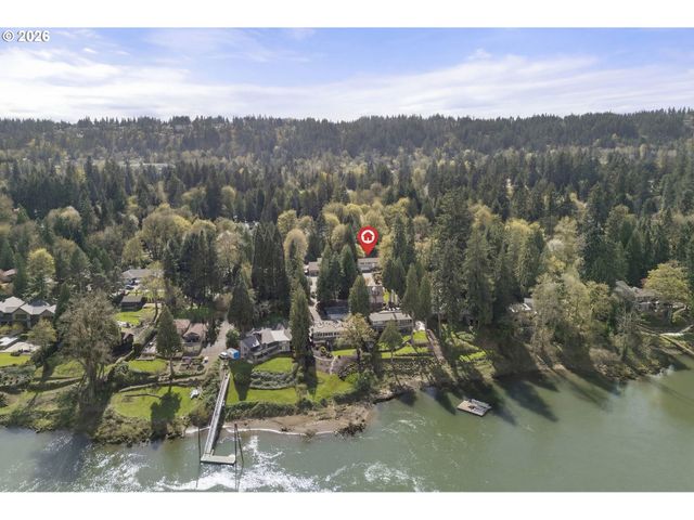 3972 CALAROGA Dr, West Linn, OR 97068