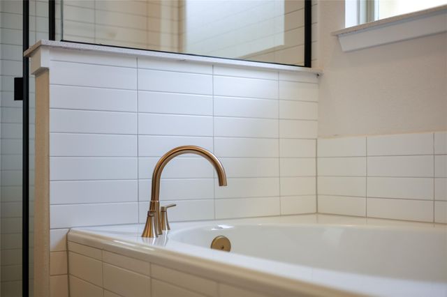 261 Crater Lake DR, Dripping Springs, TX 78620