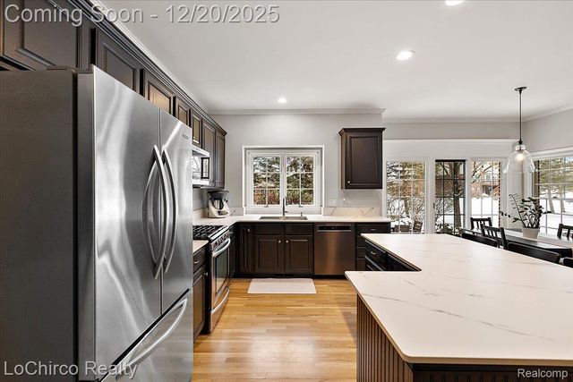 1908 Beaver Creek Drive, Rochester, MI 48307