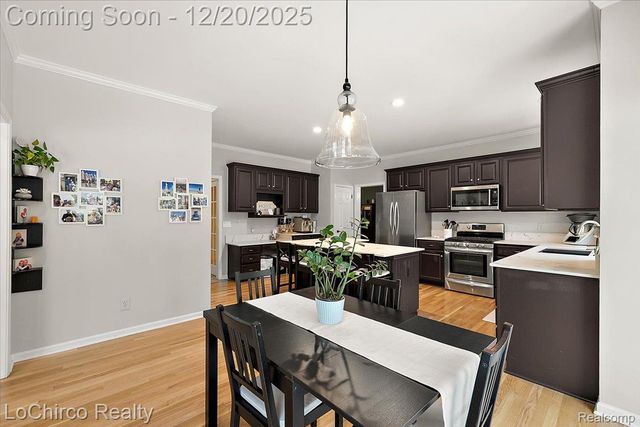 1908 Beaver Creek Drive, Rochester, MI 48307