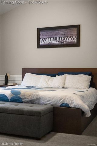 1908 Beaver Creek Drive, Rochester, MI 48307