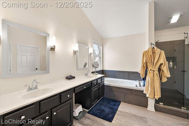 1908 Beaver Creek Drive, Rochester, MI 48307