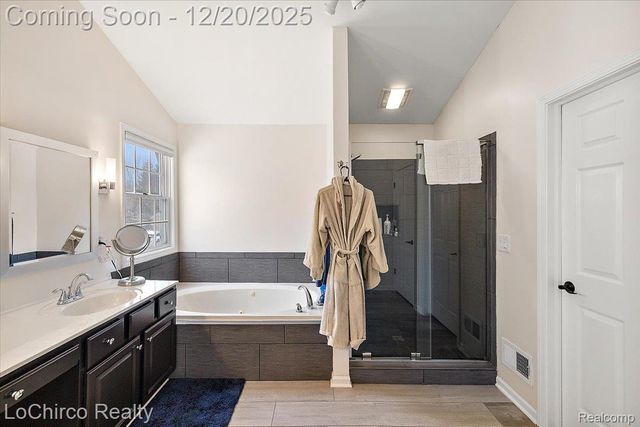 1908 Beaver Creek Drive, Rochester, MI 48307