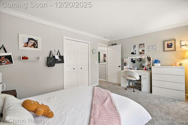 1908 Beaver Creek Drive, Rochester, MI 48307