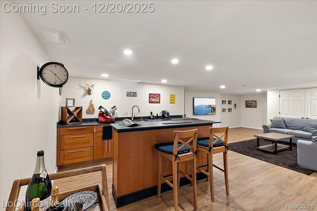 1908 Beaver Creek Drive, Rochester, MI 48307