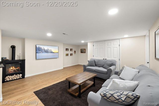 1908 Beaver Creek Drive, Rochester, MI 48307