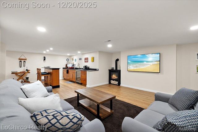 1908 Beaver Creek Drive, Rochester, MI 48307