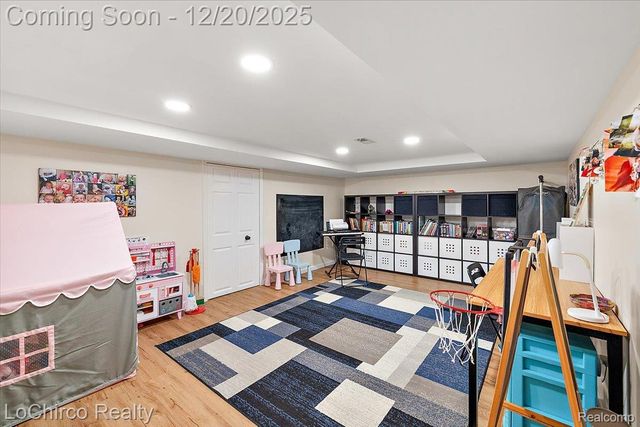 1908 Beaver Creek Drive, Rochester, MI 48307