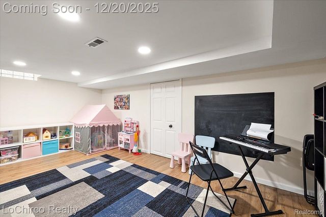 1908 Beaver Creek Drive, Rochester, MI 48307