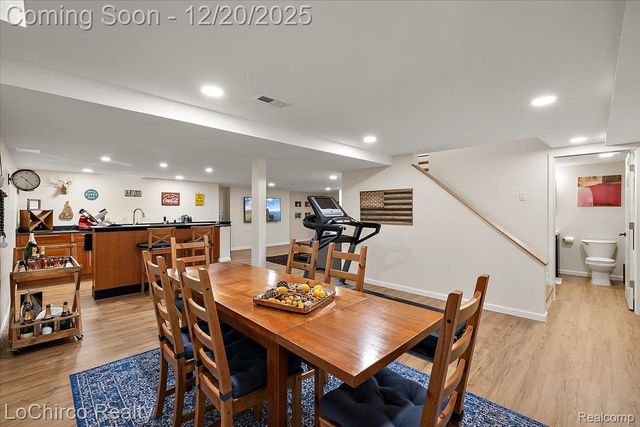 1908 Beaver Creek Drive, Rochester, MI 48307