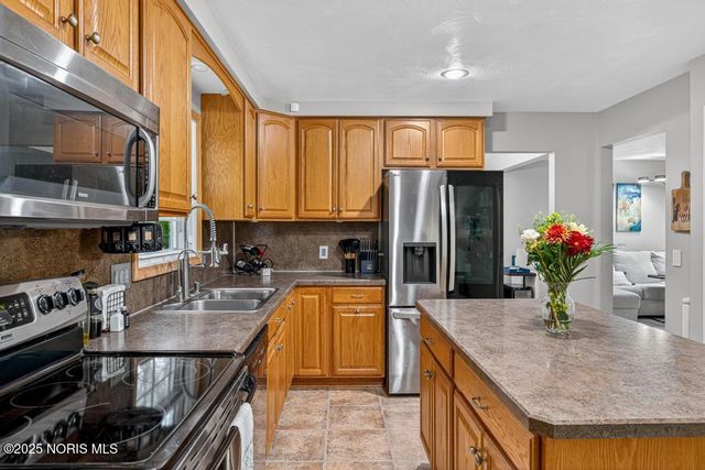 538 Cambridge Park, Maumee, OH 43537