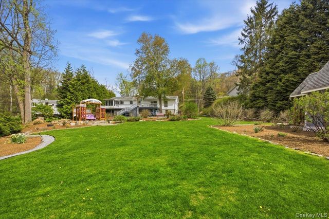 11 Lower Lake Road, Mahopac, NY 10541